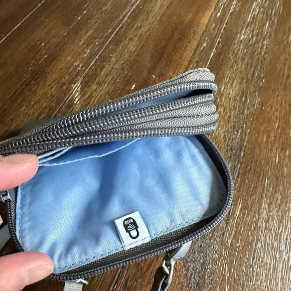 Baggallini take two cross body bag - Picture 7 of 11